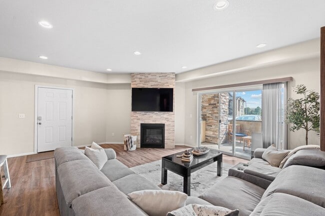 Easy Living with Modern Touches in a Prime... - Easy Living with Modern Touches in a Prime... Rental