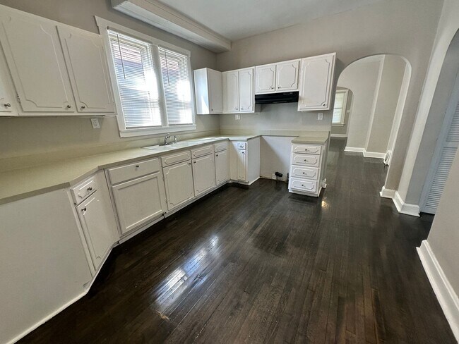Photo - 4907 Tod Ave Unit 1st Floor