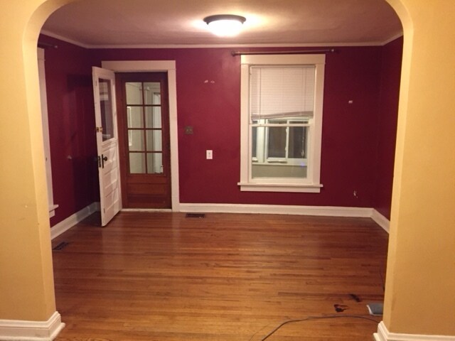 Photo - 841 E 11th St