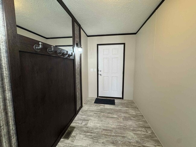 Photo - 48583 Pineview Dr