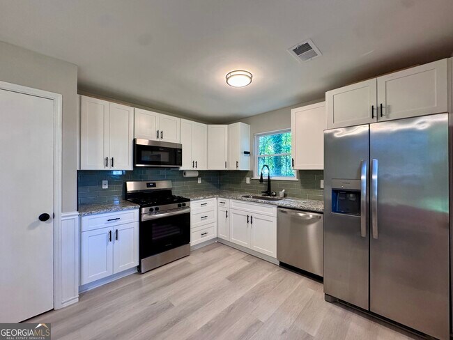 Photo - 3814 Whaley Ct SW