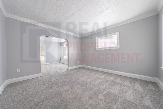 Photo - 11101 Nelson Ave Unit Lower