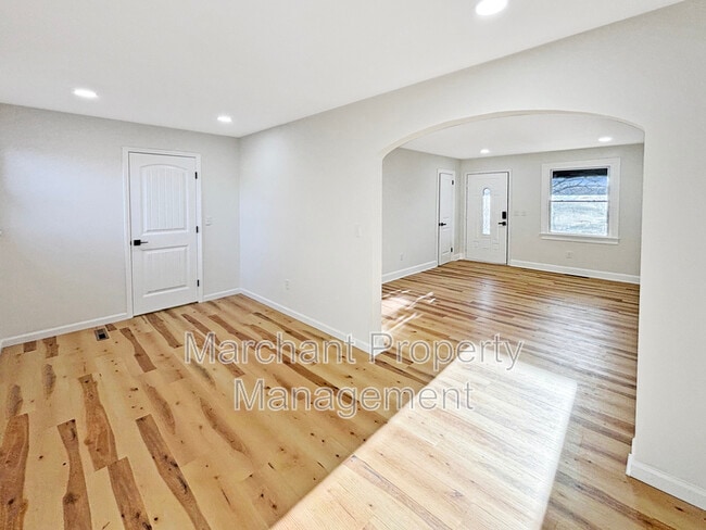 Photo - 8 E Sable Ct