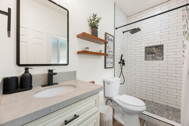 full bathroom/shower - 4686 Green Valley Ln Unit BOTTOM  IN GUEST HOME