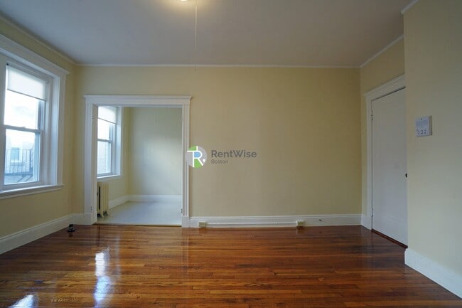 Photo - 224 Kelton St Unit 10