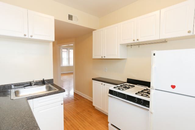 516 W Aldine Unit N4