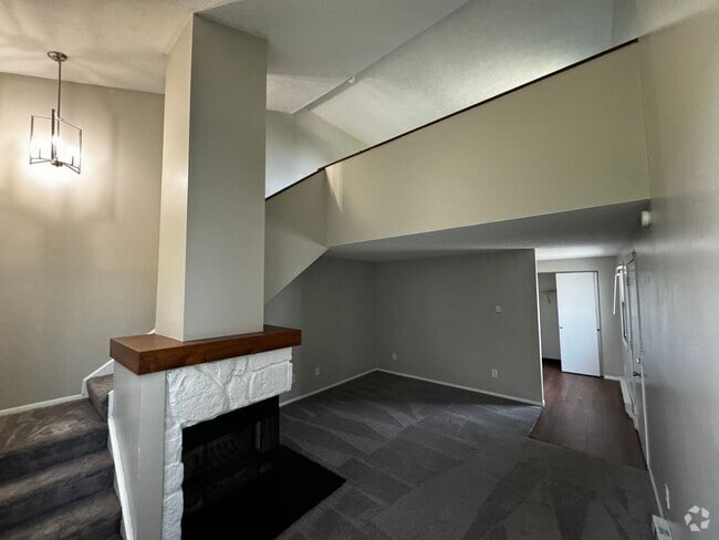 Building Photo - MN Cedar Village (851) Unit Apt A (Loft)