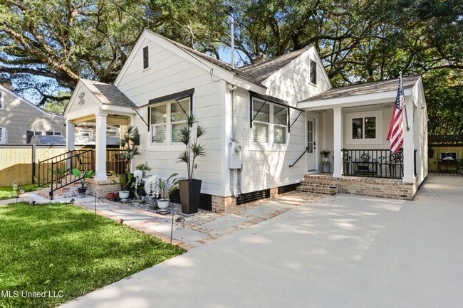 **Move-In-Special $500.00 off of 1st mo. r... - **Move-In-Special $500.00 off of 1st mo. r... House