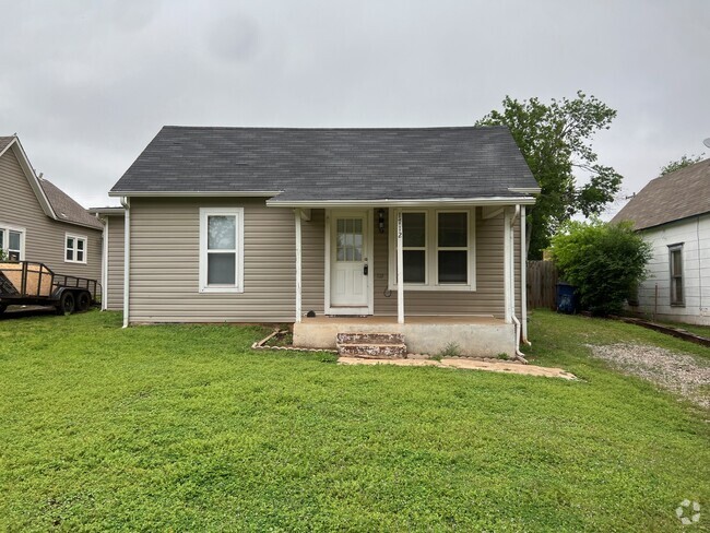 Building Photo - 1712 W Logan Ave Rental