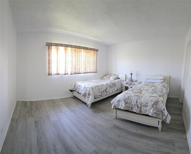 Photo - 4310 NW 12th Ct