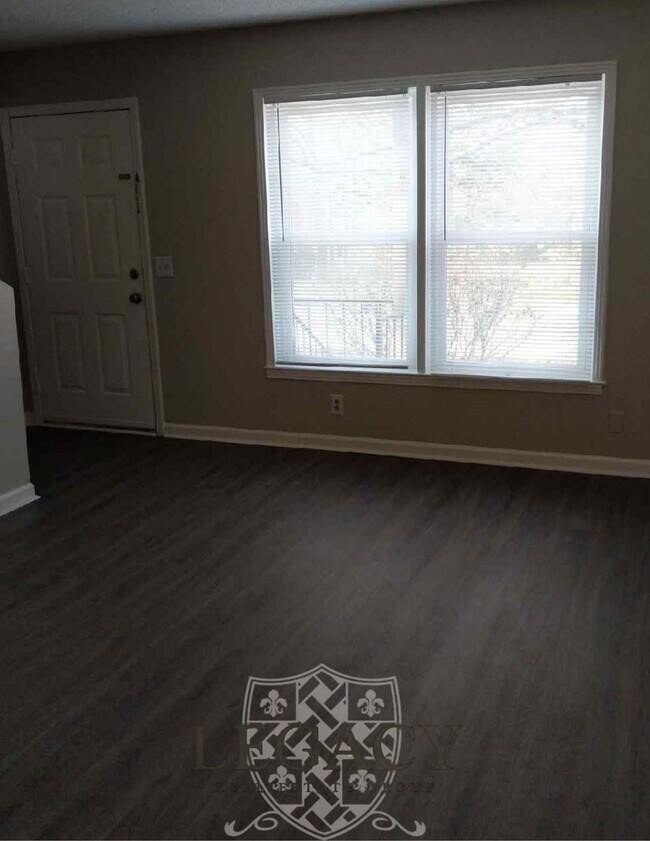 Photo - 736 Holder Dr