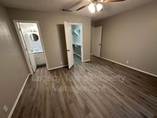 Photo - 1116 N Nolan River Rd Unidad Suite A