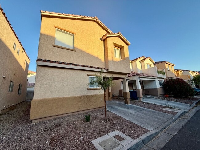 Building Photo - 4 bedroom near Nellis AFB
