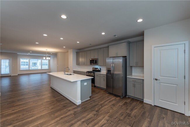 Building Photo - 2013 Libbie Lake W St Rental
