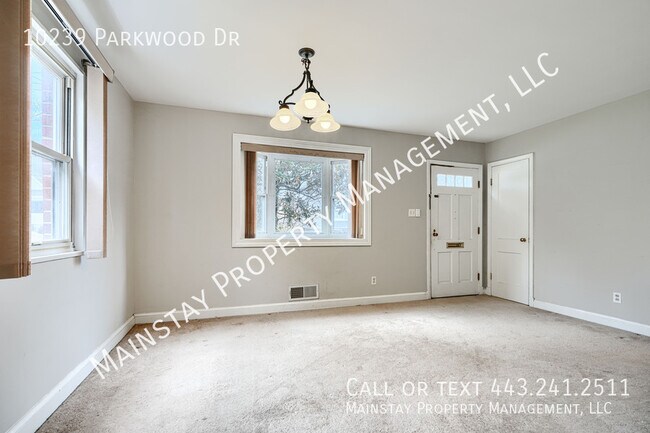 Photo - 10239 Parkwood Dr