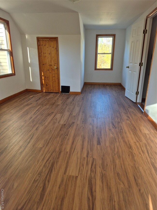 Photo - 1665 State Route 209