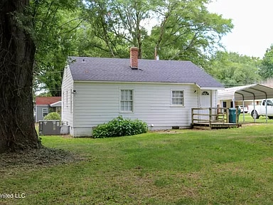 Photo - 213 Lindale St