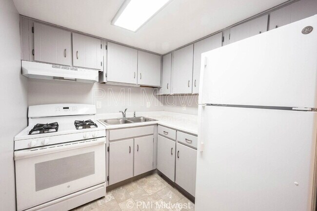 Photo - 324 Progress Rd Unidad A7