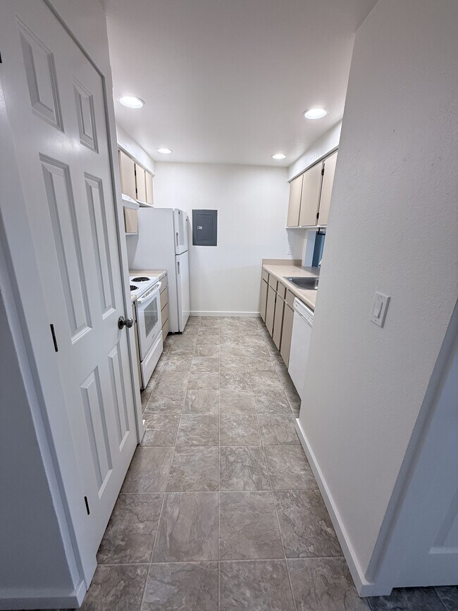 415 1st St Unit 1