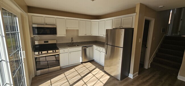 Building Photo - 30X Hendrickson Ln Unit 1