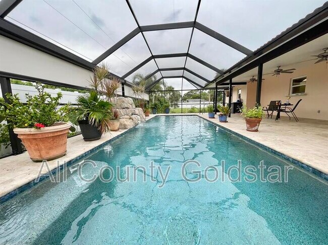 Building Photo - 5163 Lemon Bay Dr Rental