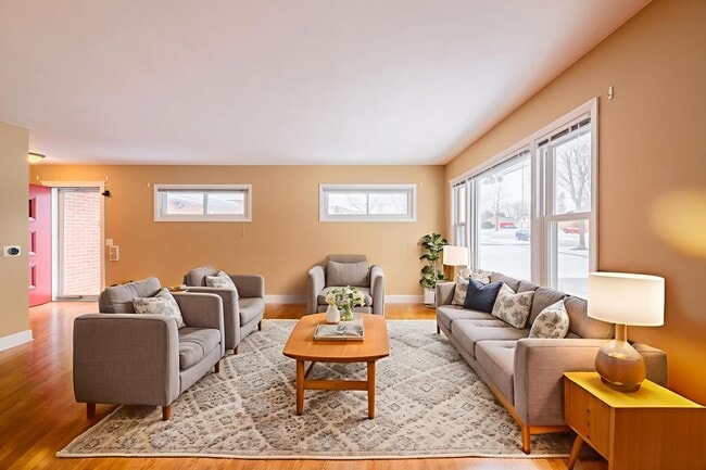 Photo - 114 N Forest Ave