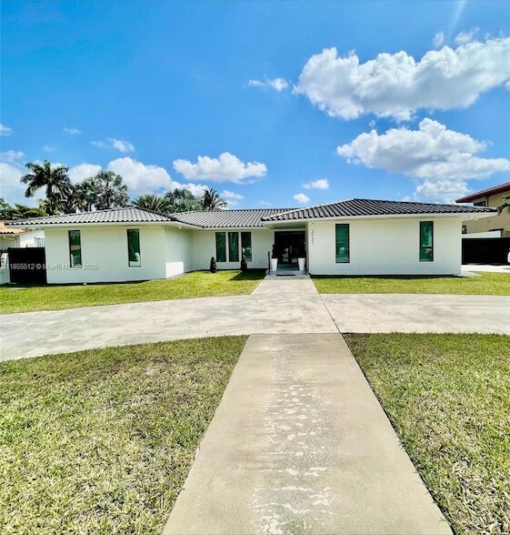 Building Photo - 2721 SW 130th Ave Rental