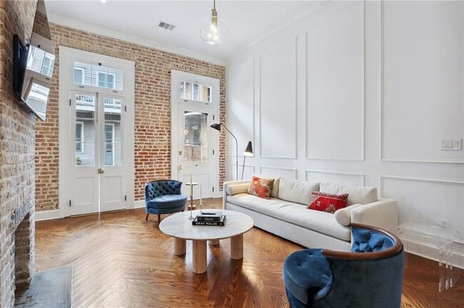 Photo - 810 Bourbon St