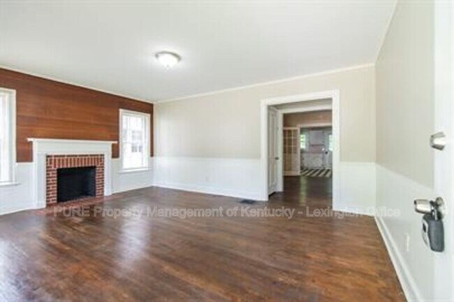 Photo - 206 Floral Park