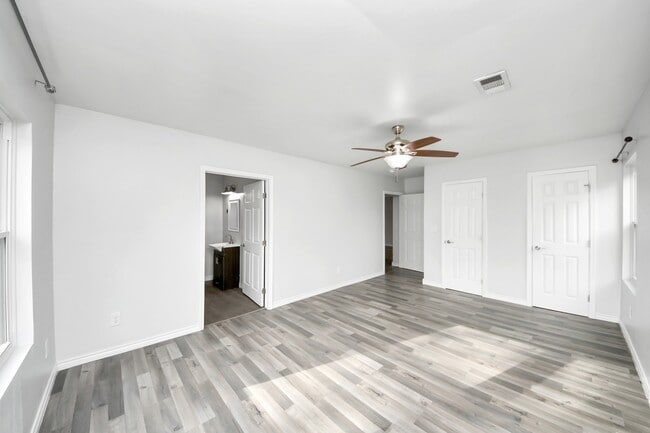 Photo - 3911 Anita St Casa