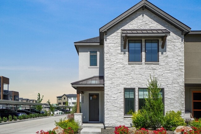 Building Photo - 3045 S Honeycomb Way