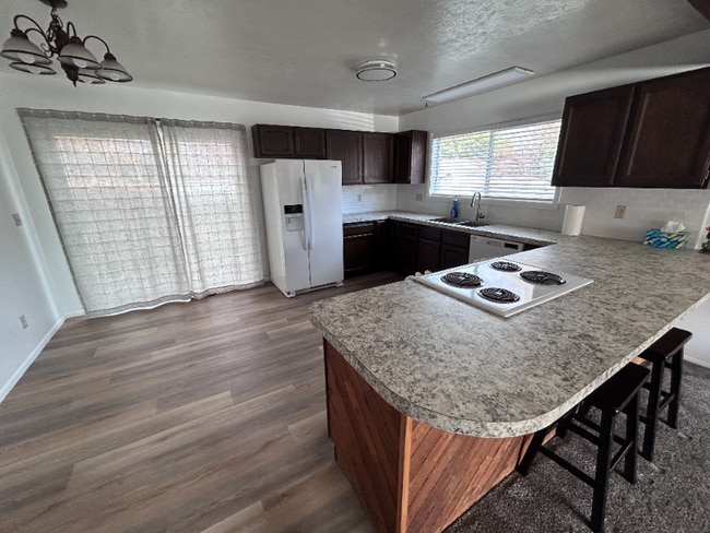 Photo - 438 Forest Vale Cir