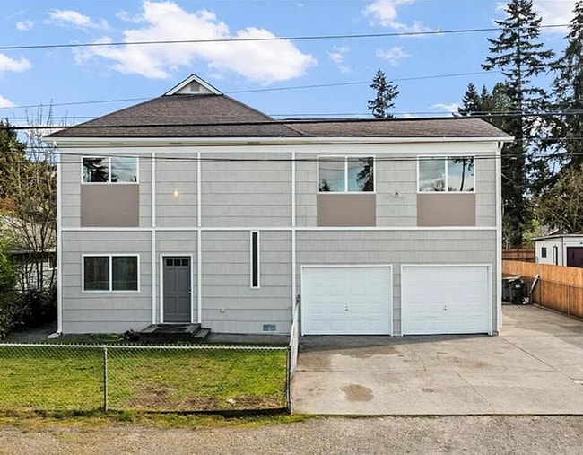 Photo - Remodeled 2BR w/ Garage, Fenced Yard & Stainless Steel Appliances