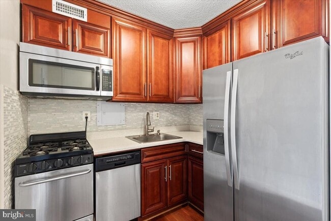 Building Photo - 1250 4th St SW Unit W413