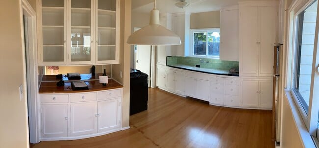 Photo - 817 W Pedregosa St