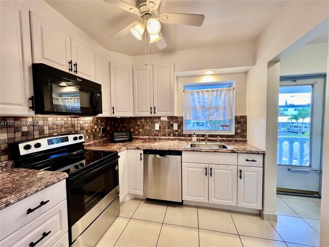 Photo - 1400 NE 55th St Unit 201