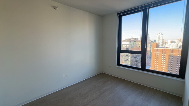 Photo - 359 W Superior St