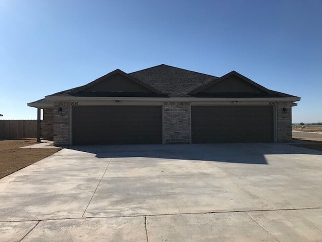Building Photo - 6047 Jennings Dr