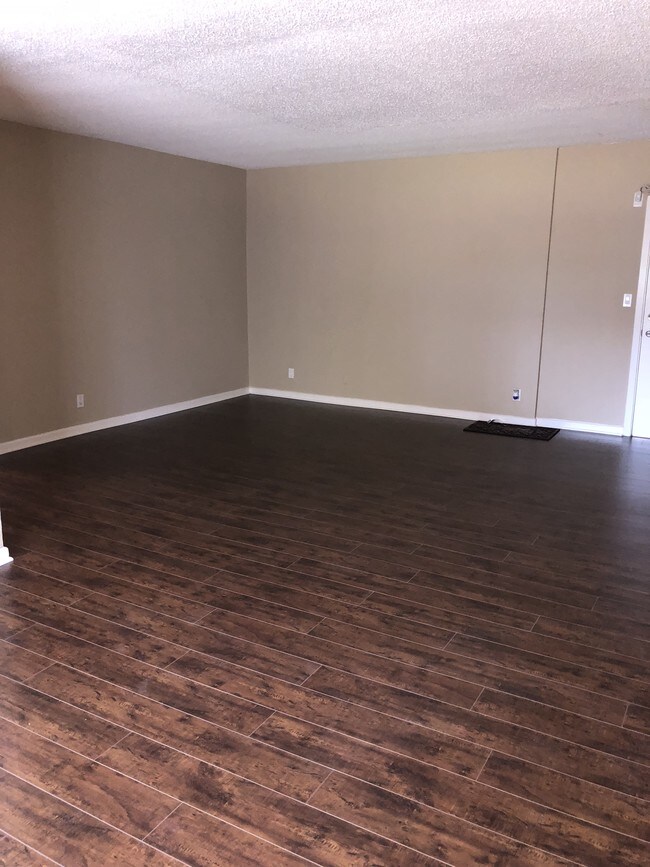 Photo - 21909 Lanark St Unit 25