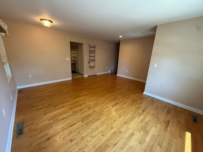 Photo - 3 bed 2 bath house for rent