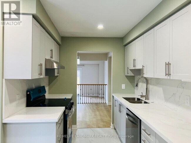 Photo - 70 Lady Churchill Ct