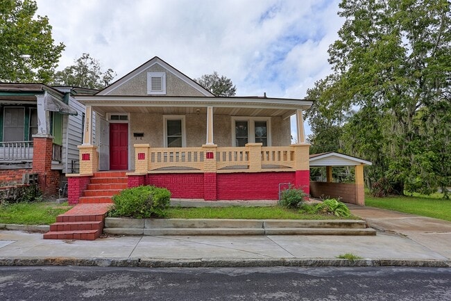 Photo - 1023 W 37th St