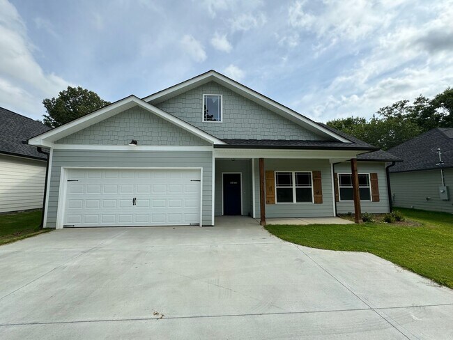 New 4/2 House in Armuchee- $2,250 - New 4/2 House in Armuchee- $2,250