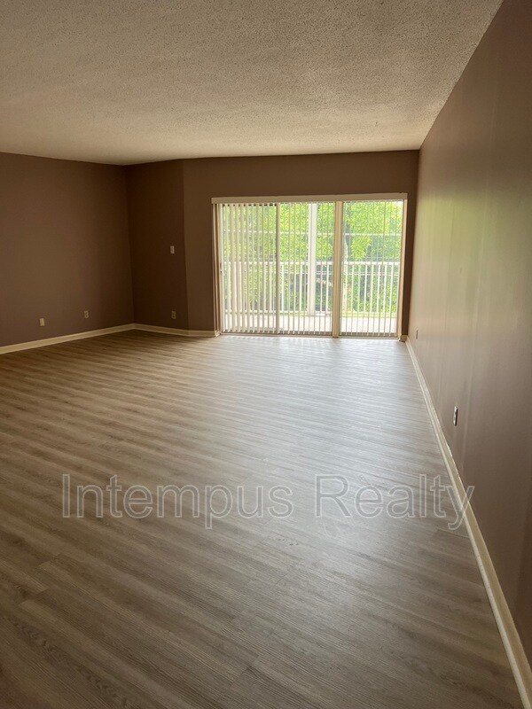Photo - 5709 Lyons View Pike Unidad Apt 1223