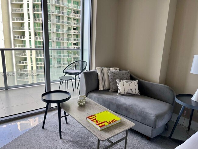 Photo - 1300 Brickell Bay Dr Unidad 1806