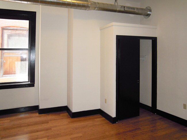 Interior Room View - 2012 E Carson St Unit 300