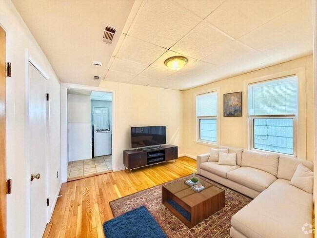 Building Photo - 724 Cambridge St Unit 3 Rental