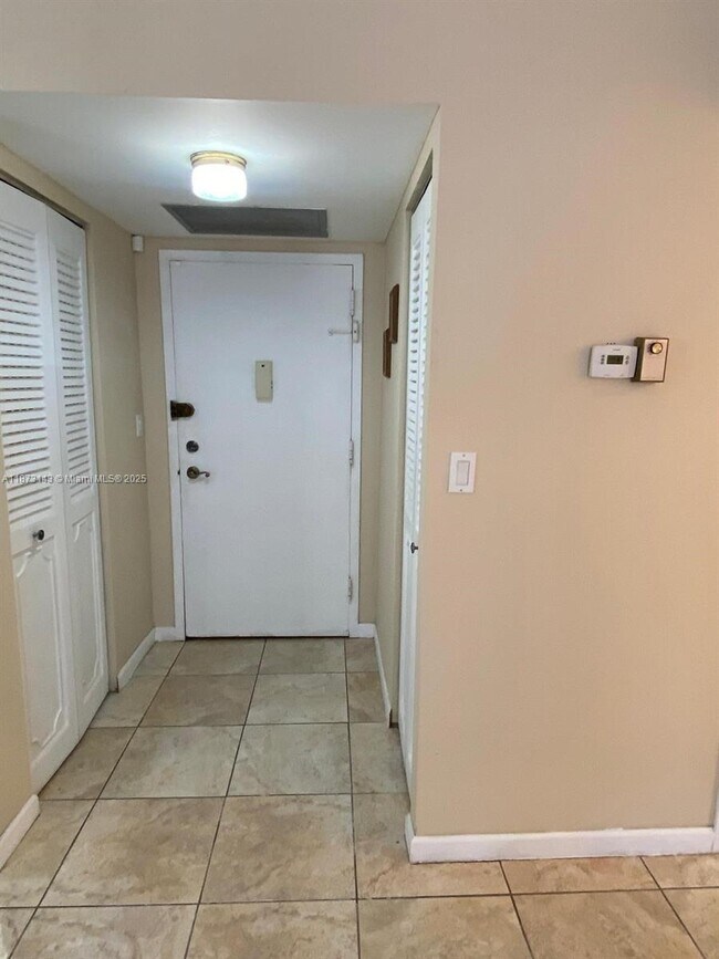 Photo - 800 Parkview Dr Unit 104