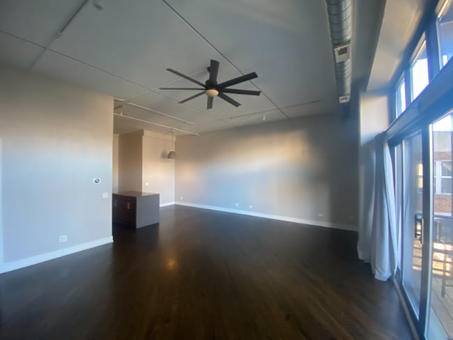 Photo - 2012 W St Paul Ave Unidad 211