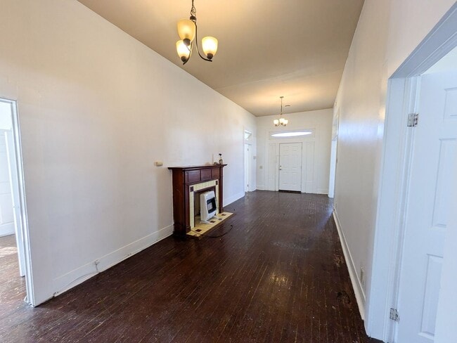 Photo - 1385 Long Ave